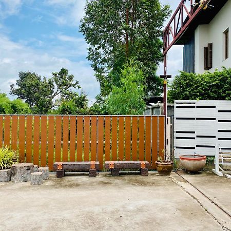 Metha Palace Sakon Nakhon Esterno foto