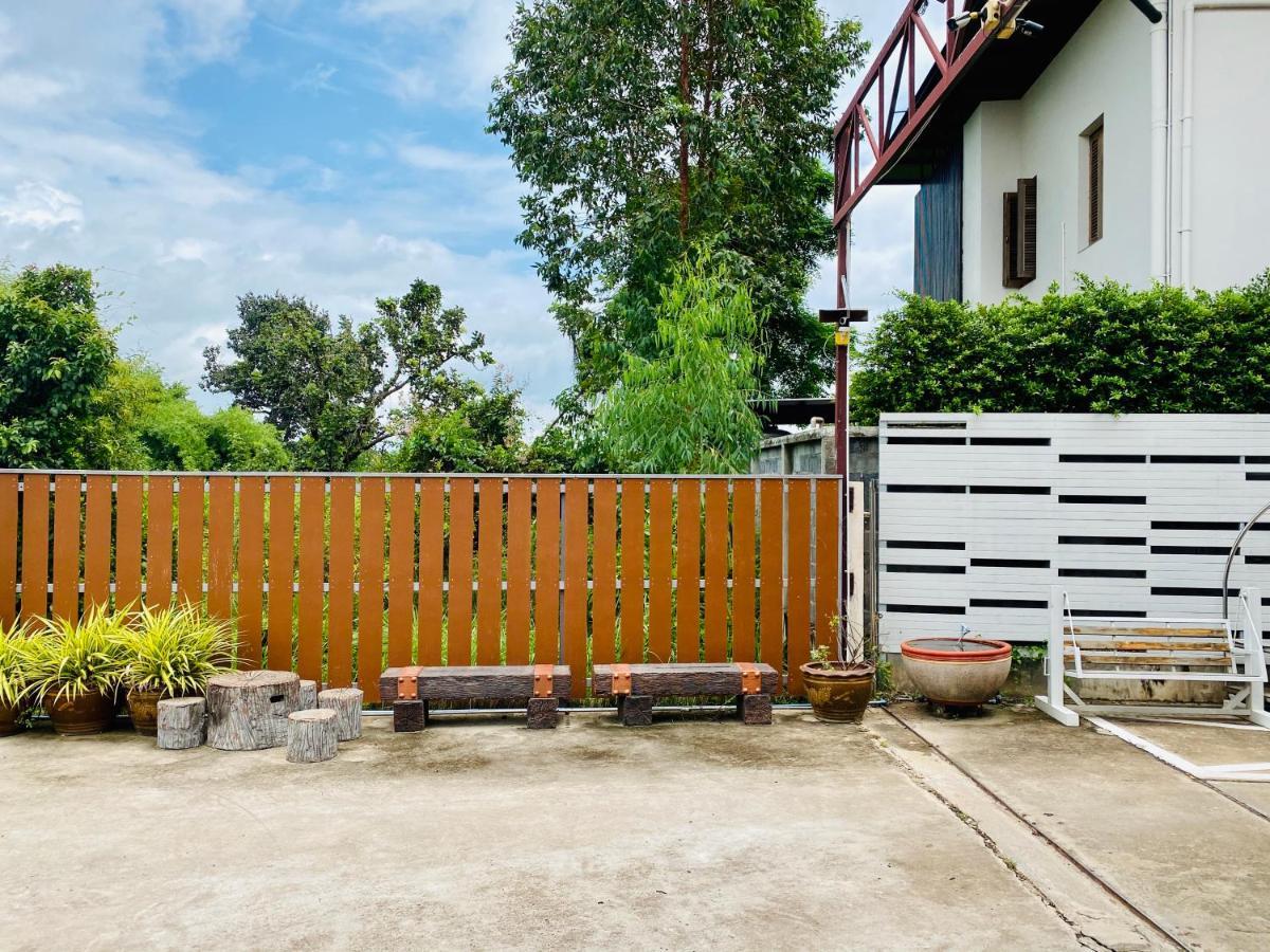 Metha Palace Sakon Nakhon Esterno foto