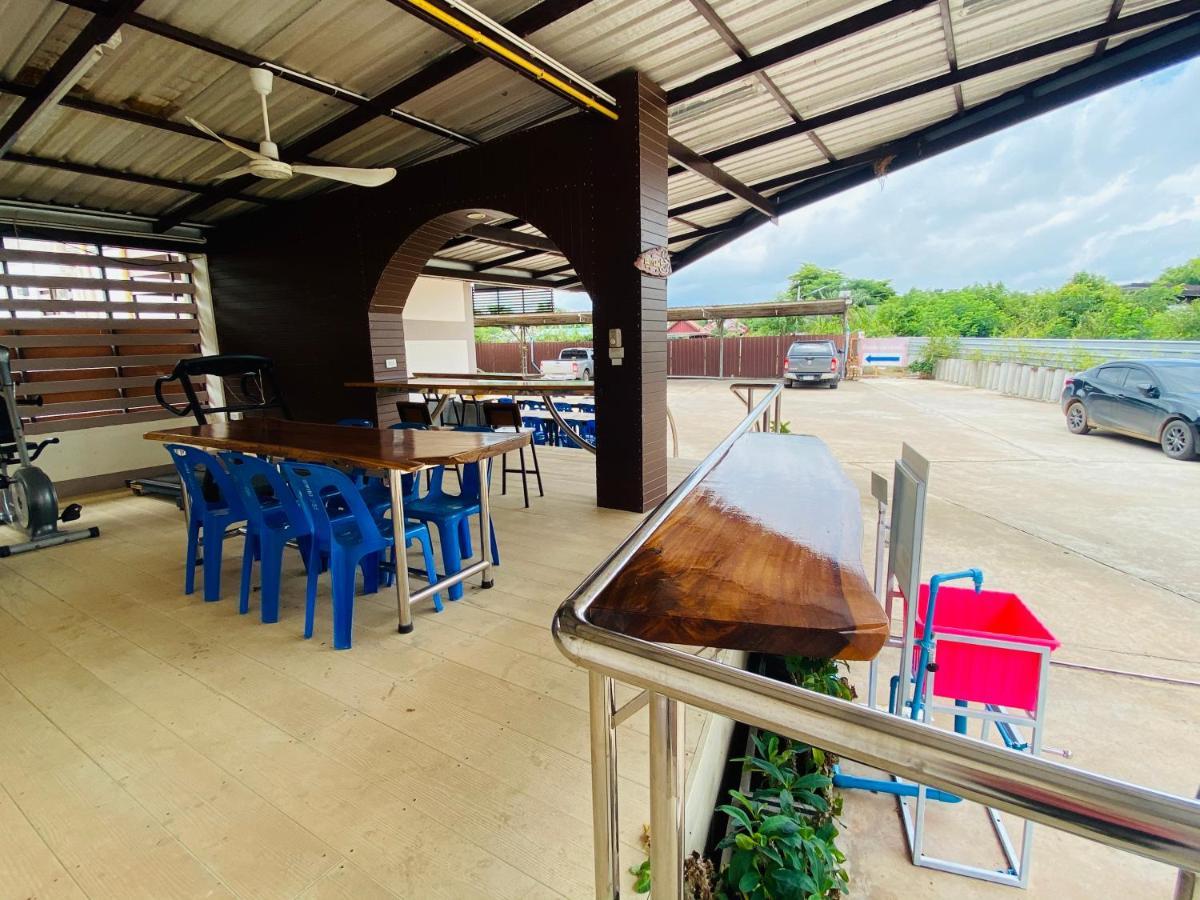Metha Palace Sakon Nakhon Esterno foto