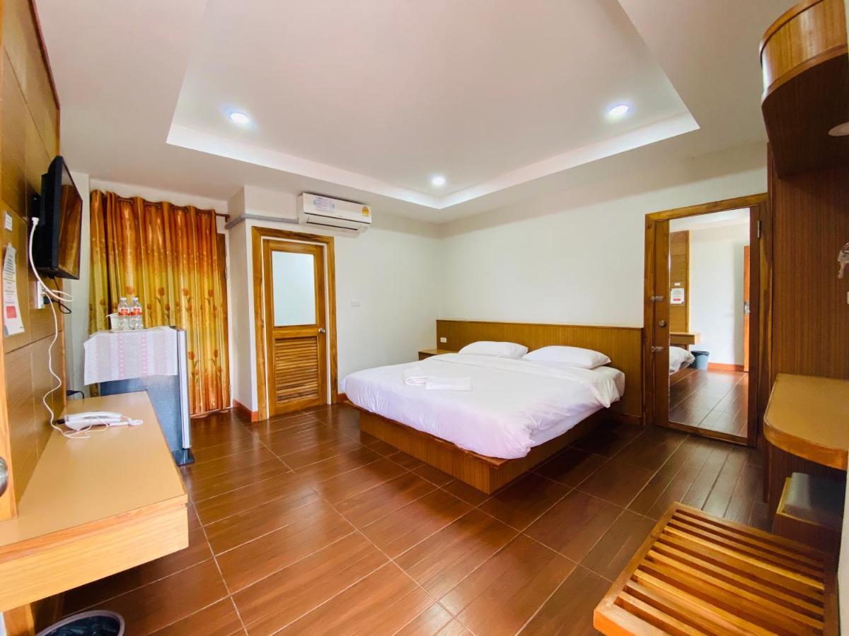 Metha Palace Sakon Nakhon Esterno foto