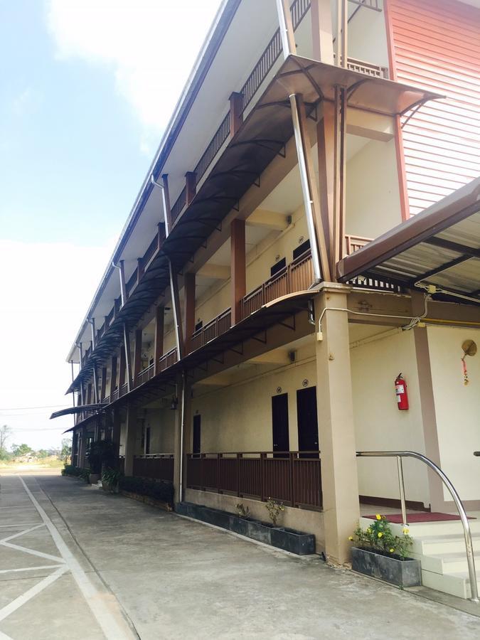 Metha Palace Sakon Nakhon Esterno foto